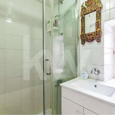 Alfama Cozy & Bright Apartment, Monthly *